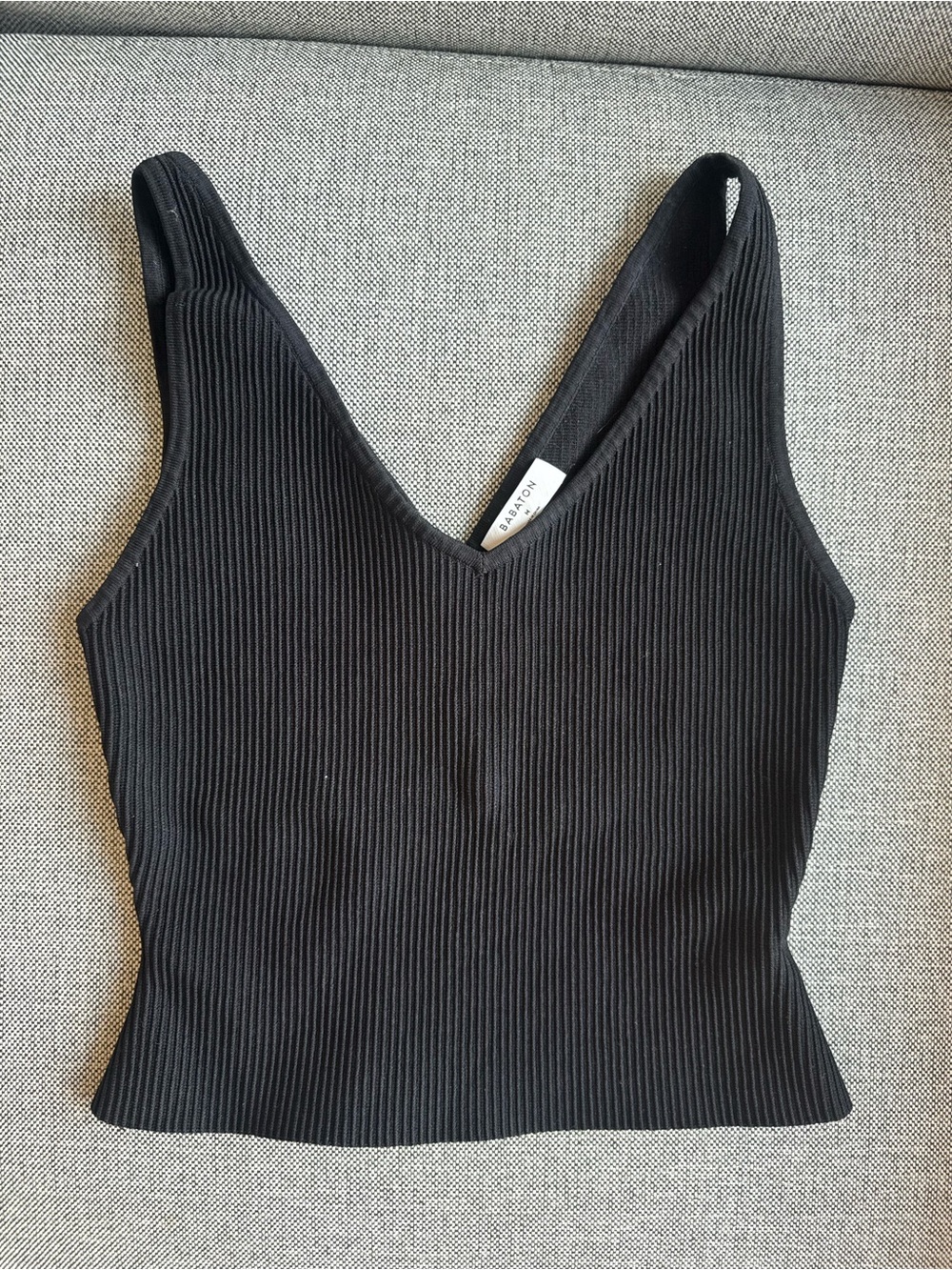 Aritzia Babaton v neck contour top in black